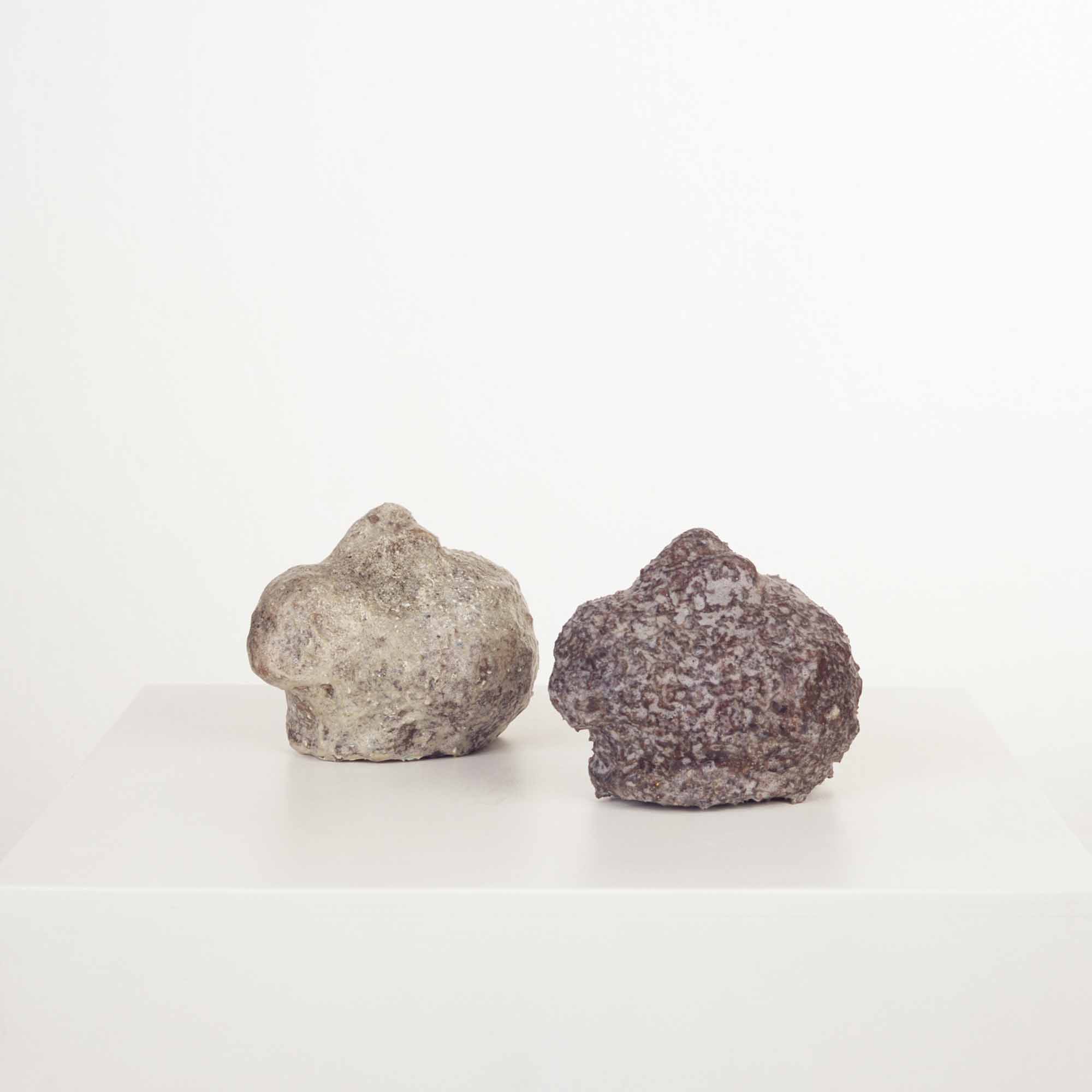 Objekte - Serie Materialhasen - II Schimmel und III Rost - ca. 12 x 15 x 11 cm